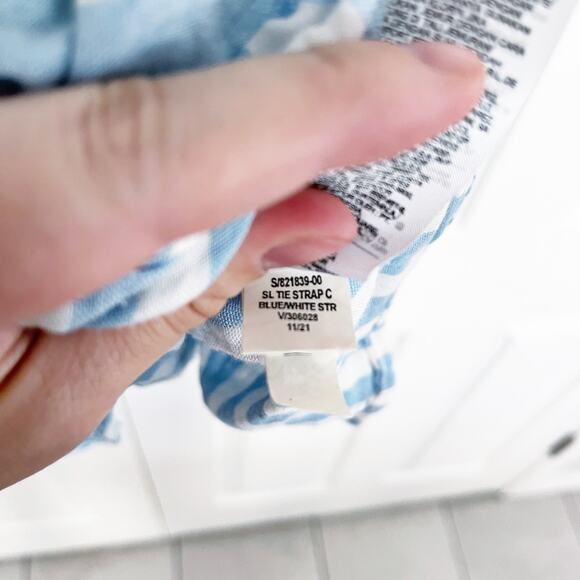 Old Navy Sleeveless Tie Strap Striped Cami - Picture 7 of 9